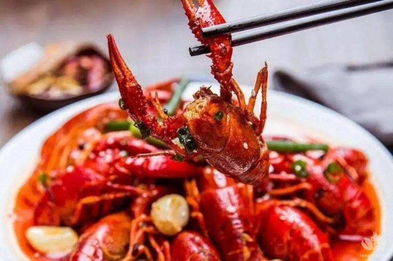 小龙虾头或存在藻类毒素不宜食用